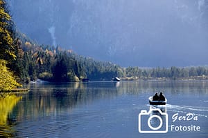 Foto Zwei Menschen auf Boot am Almsee